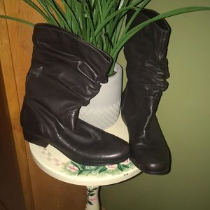 Arturo Chiang dark brown boots